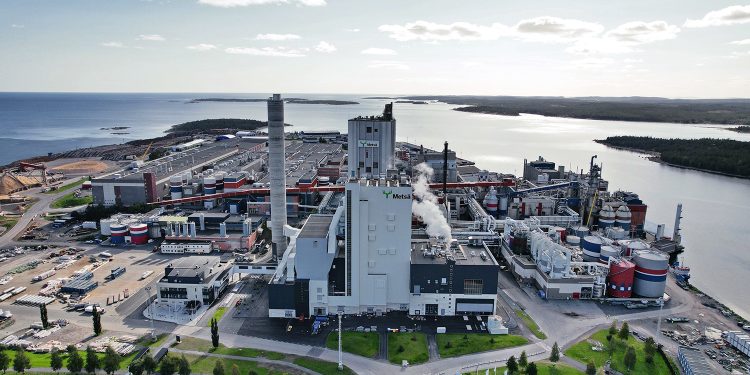 Metsä Board inaugurates Europe’s largest and most modern folding boxboard machine in Husum, Sweden