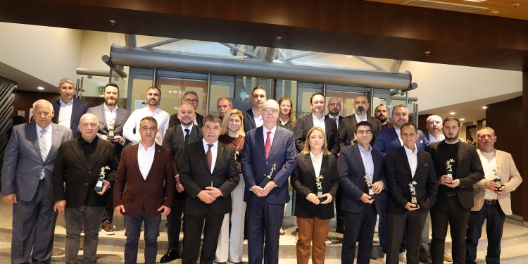 Mobilya kâğıt ve orman ürünleri sektörlerinde ihracat şampiyonlarının ödül gururu